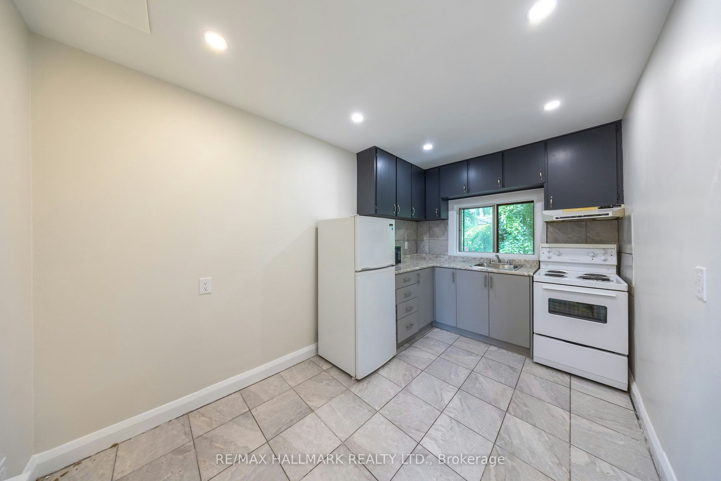 Upper-1366 Davenport Road, Toronto, ON, M6H 2G9 - 5