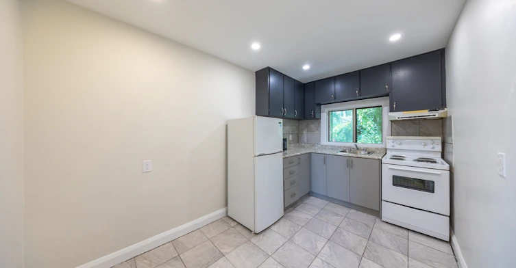 Upper-1366 Davenport Road, Toronto, ON, M6H 2G9 - 5