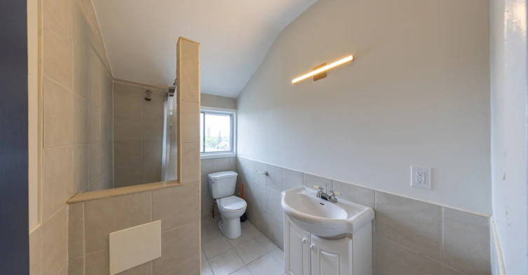 Upper-1366 Davenport Road, Toronto, ON, M6H 2G9 - 8