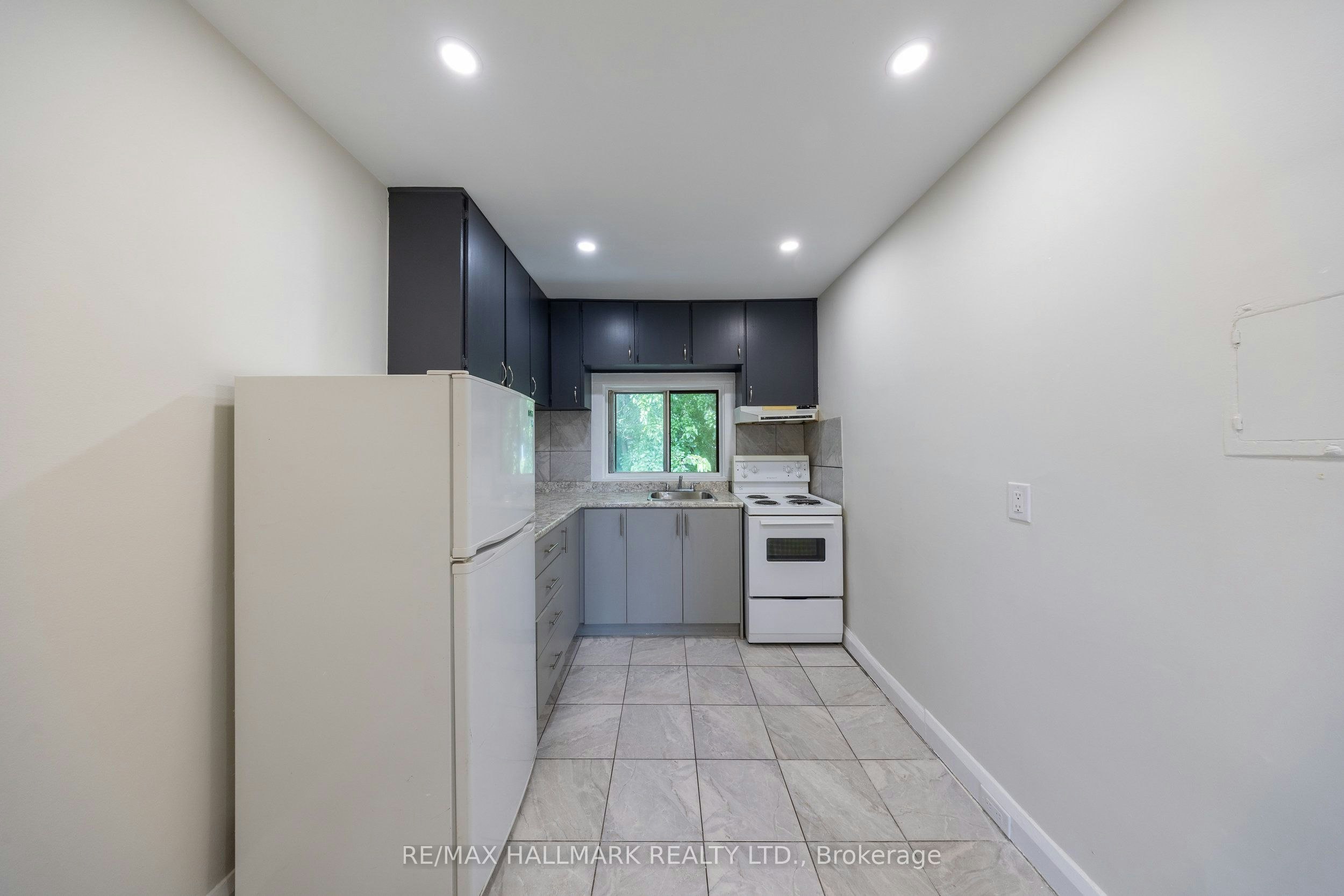 Upper-1366 Davenport Road, Toronto, ON, M6H 2G9 - 4