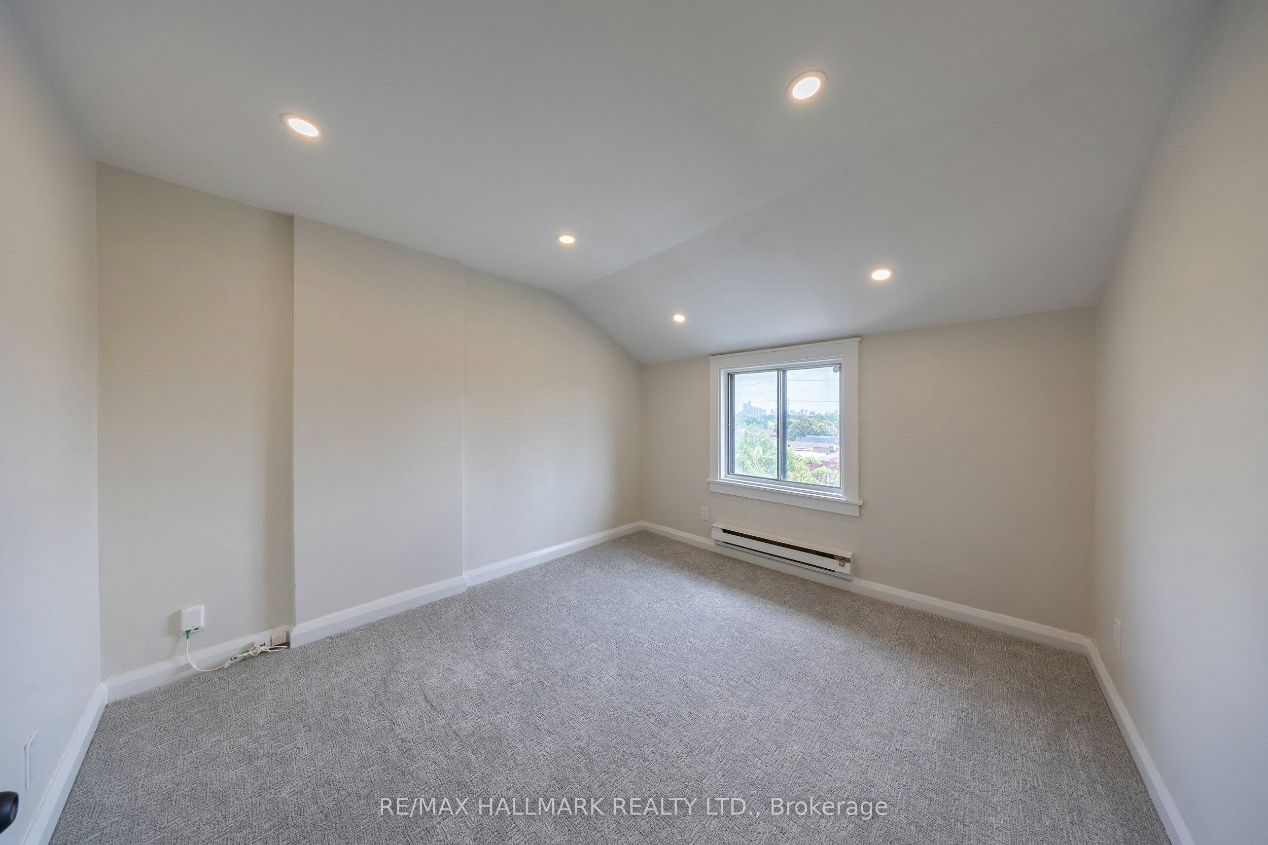 Upper-1366 Davenport Road, Toronto, ON, M6H 2G9 - 7