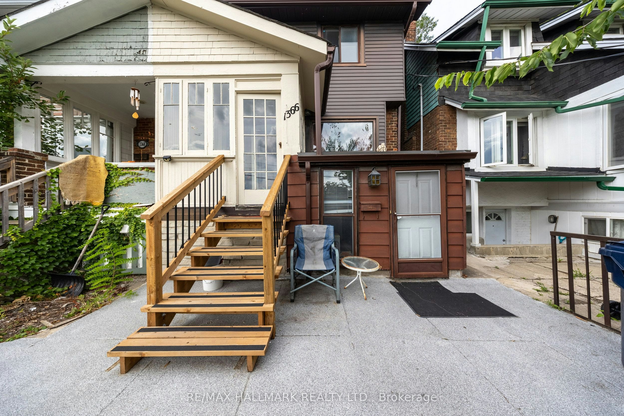 Upper-1366 Davenport Road, Toronto, ON, M6H 2G9 - 2