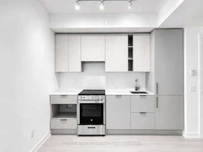 3504-3900 Confederation Parkway - 5