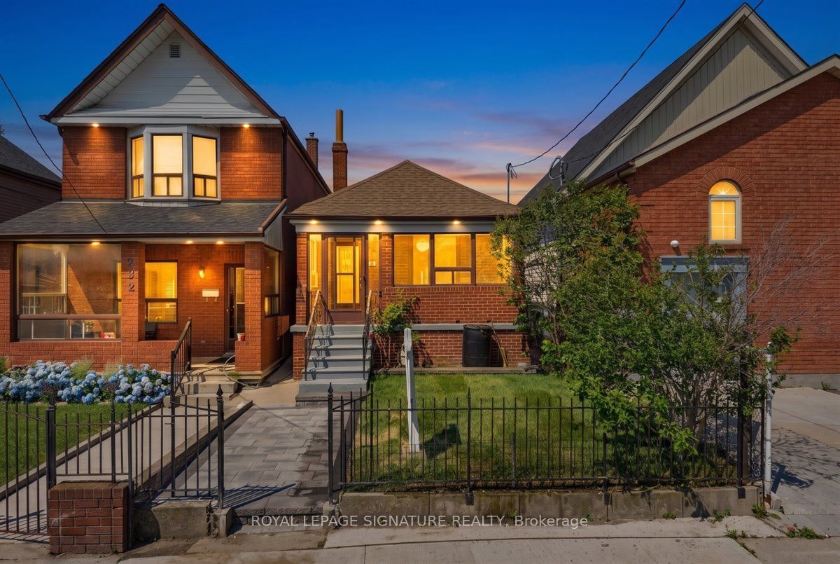 234 Nairn Avenue W, Toronto, ON, M6E 4H4