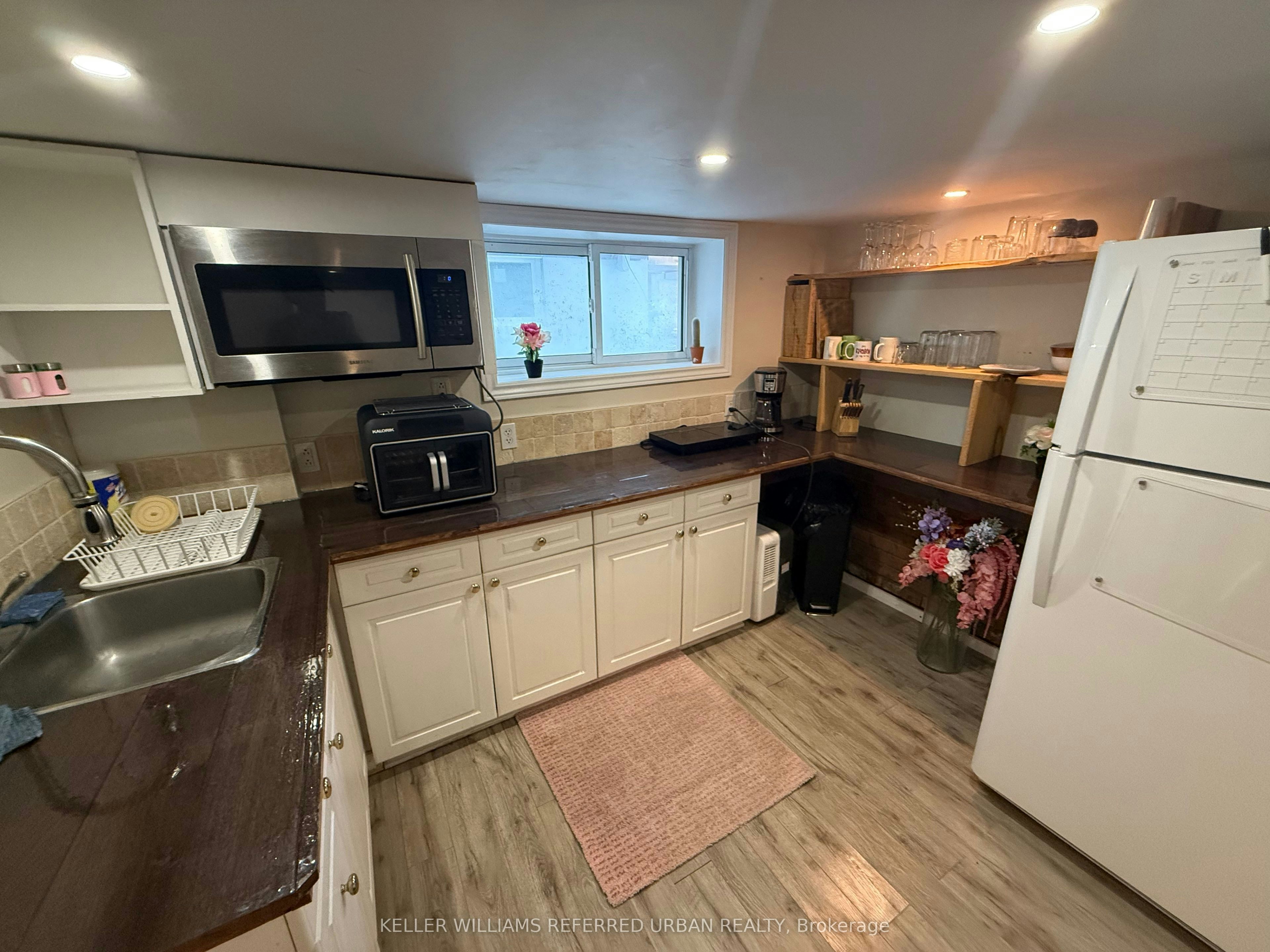Bsmt-23 Algoma Street, Toronto, ON, M8Y 1C2 - 4