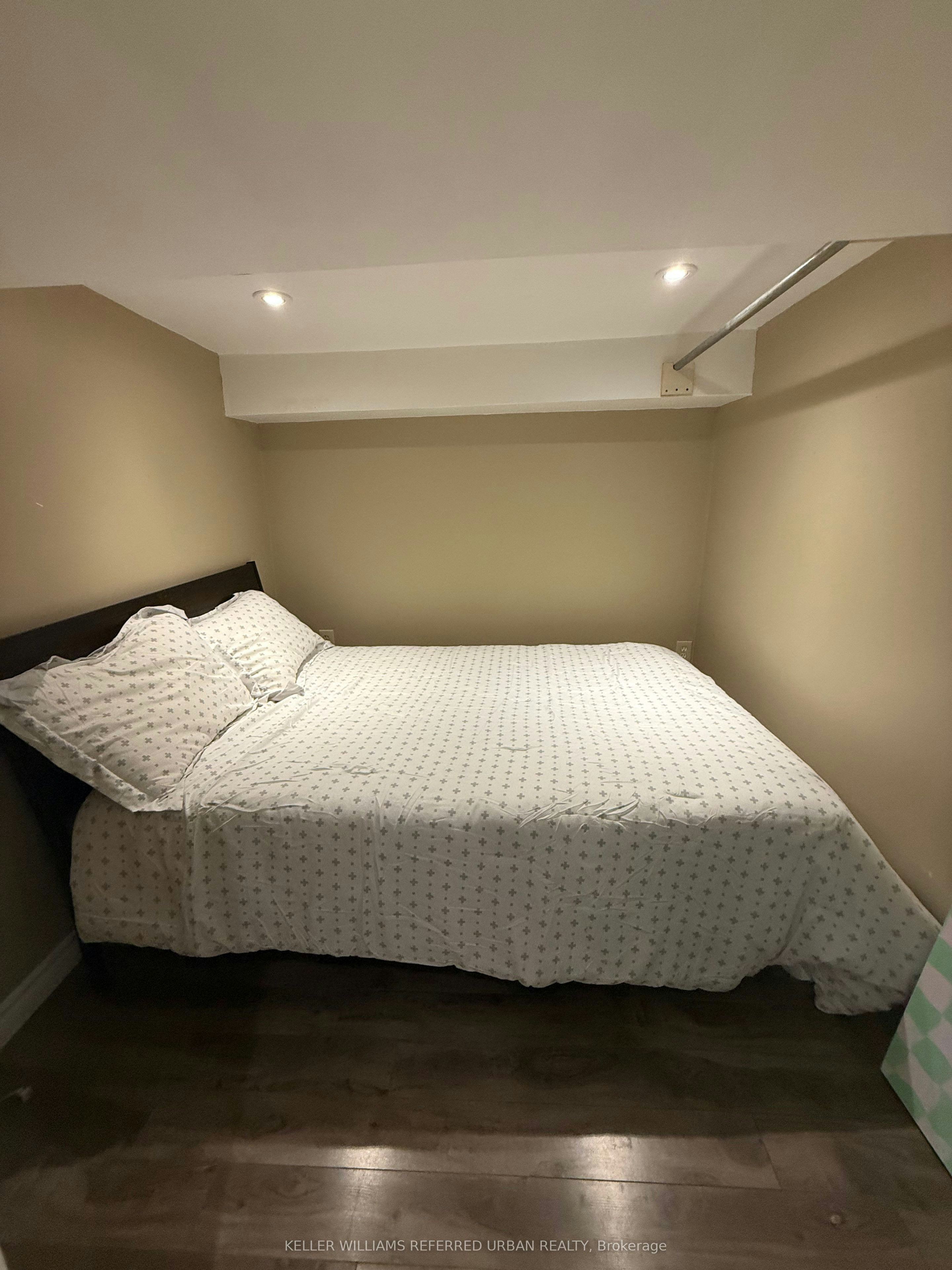 Bsmt-23 Algoma Street, Toronto, ON, M8Y 1C2 - 10