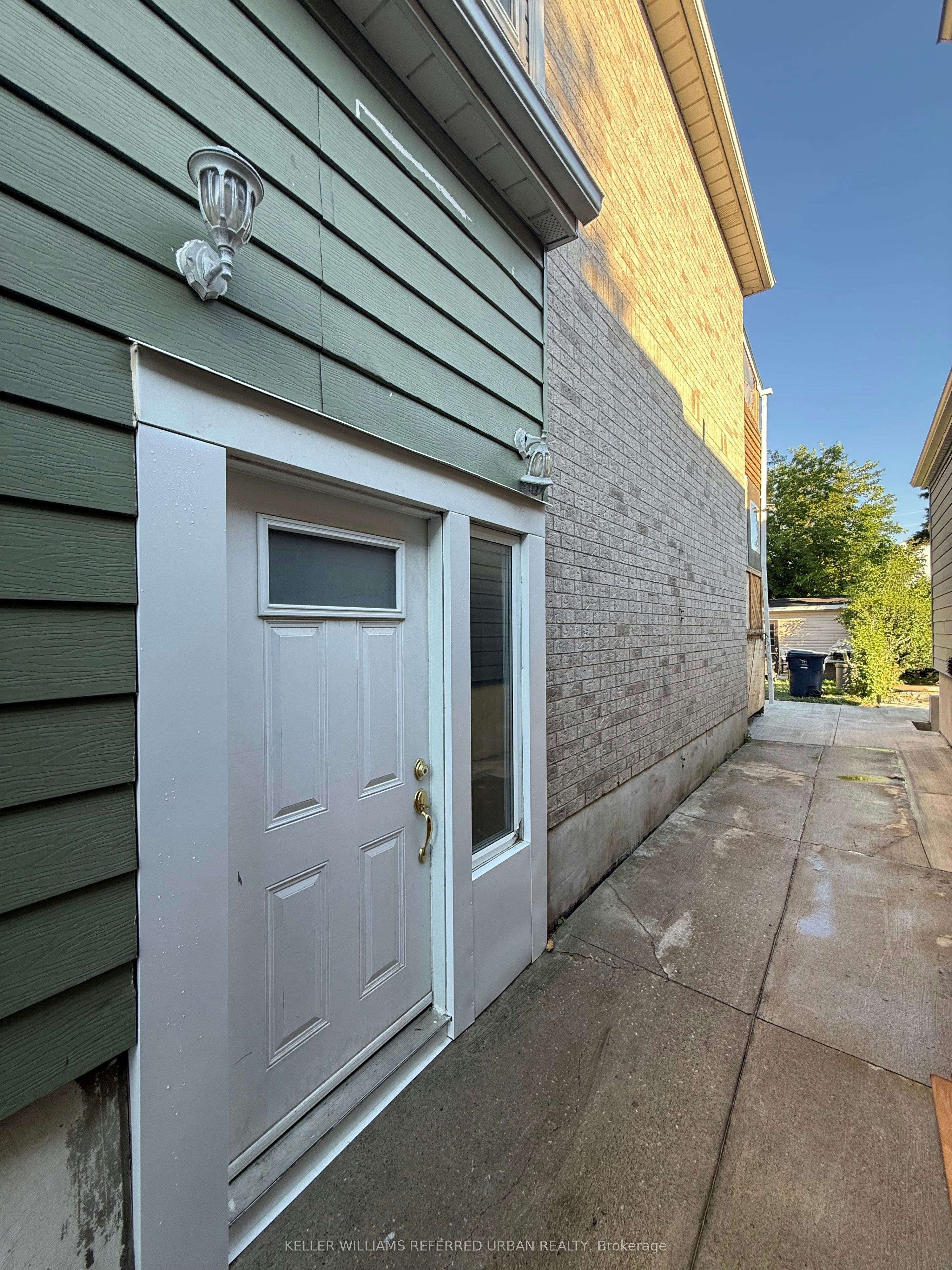 Bsmt-23 Algoma Street, Toronto, ON, M8Y 1C2 - 2