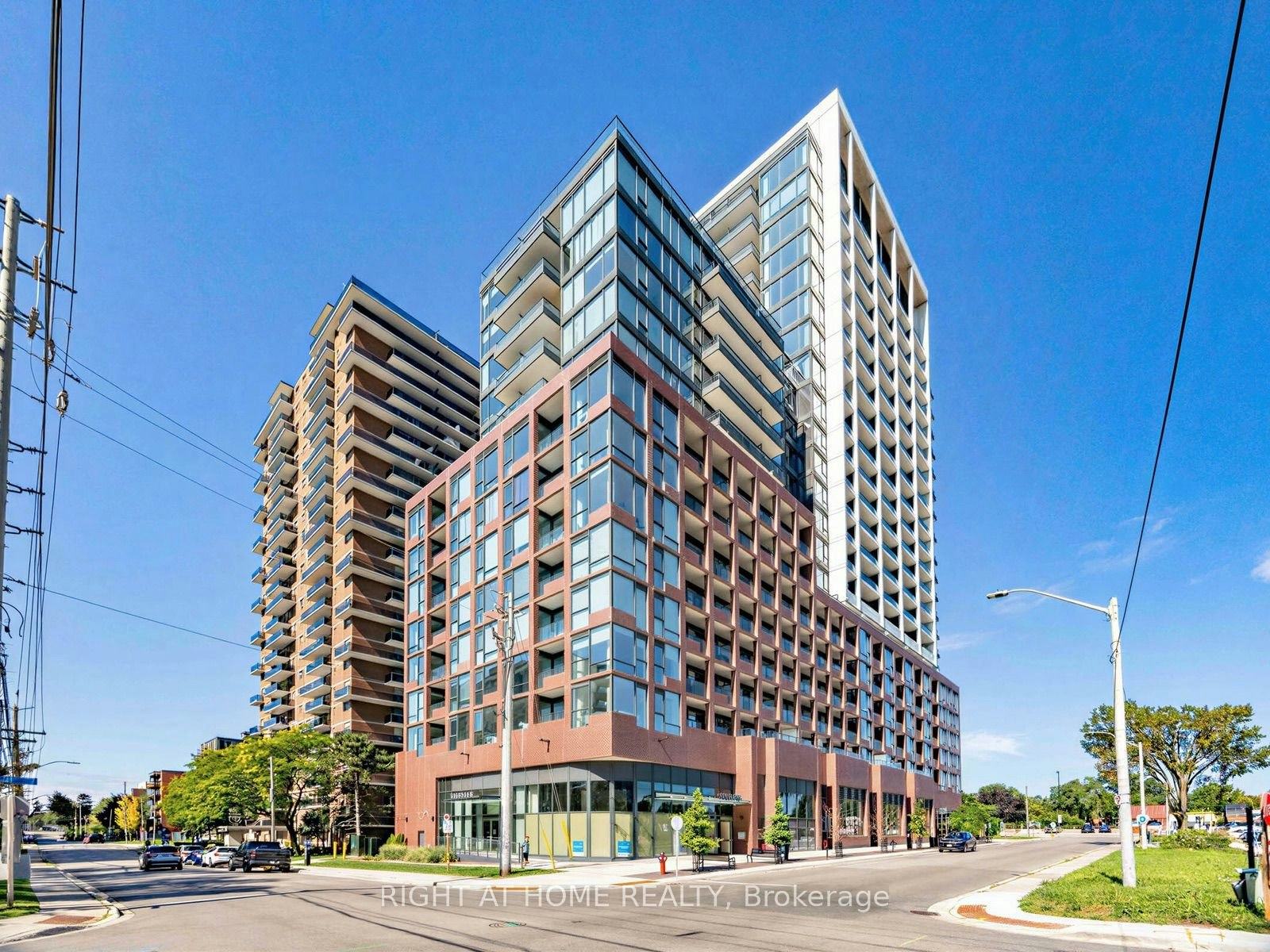 1016-28 Ann Street, Mississauga, ON, L5G 0E1
