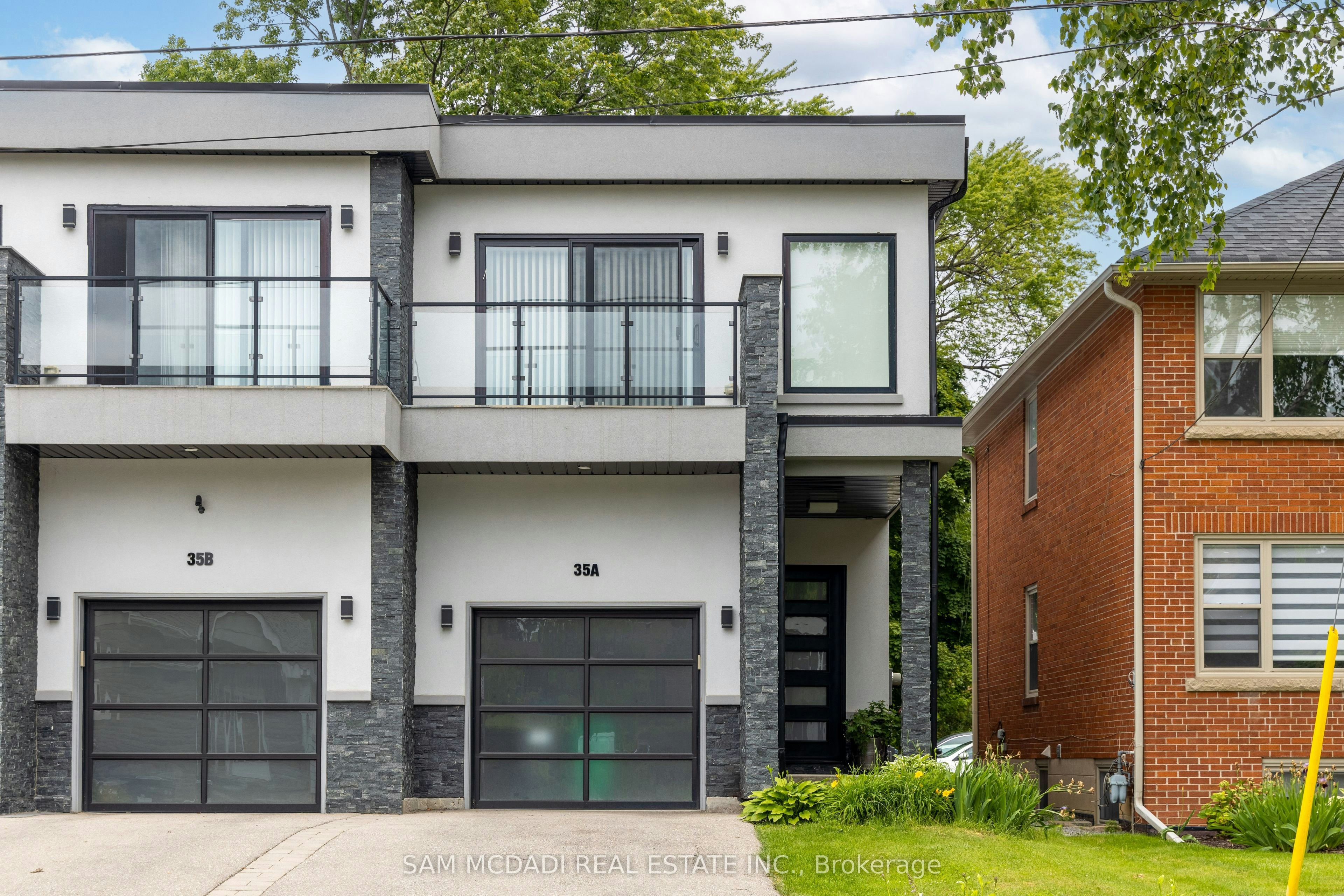35A Broadview Avenue, Mississauga, ON, L5H 2S8