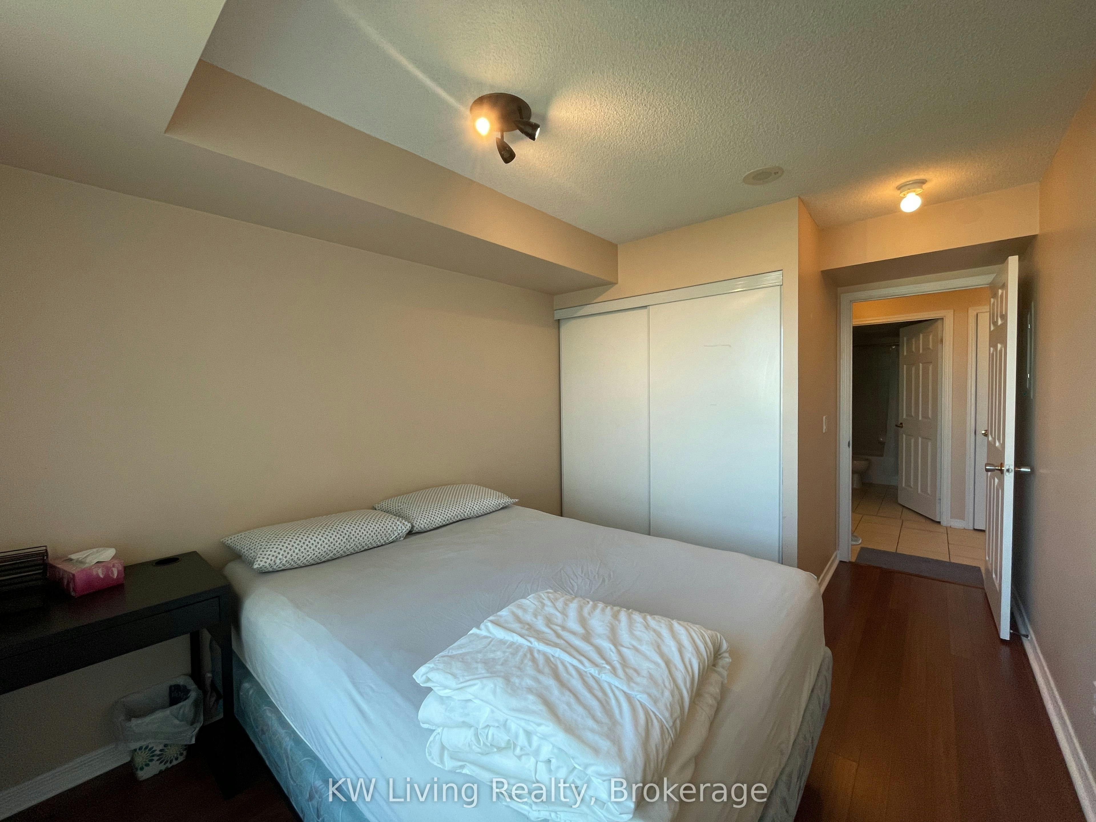 908 Room2-4889 Kimbermount Avenue, Mississauga, ON, L5M 7R9 - 4