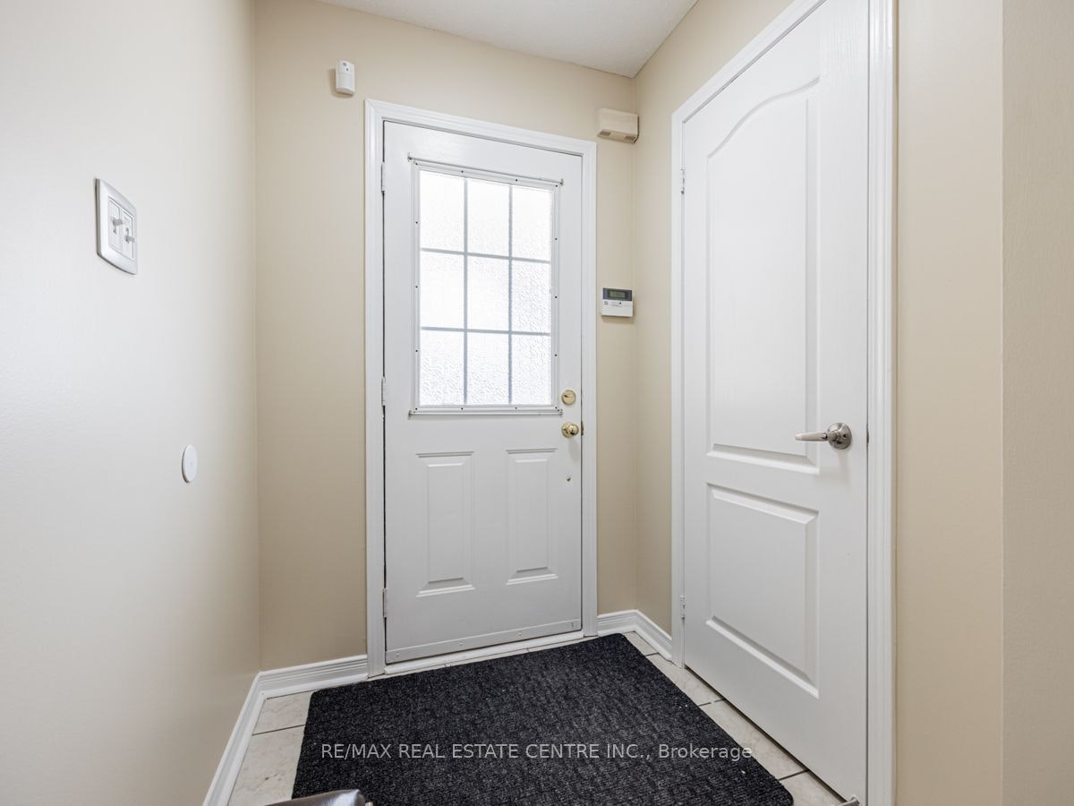 Upper-140 Cadillac Crescent, Brampton, ON, L7A 3B4 - 3