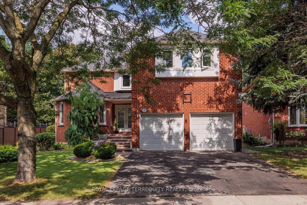 1207 Dogwood Crescent, Oakville, ON, L6J 7J2