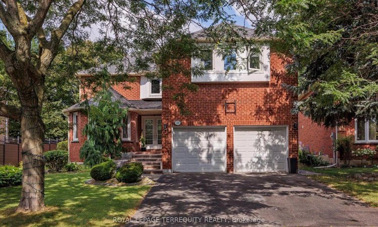1207 Dogwood Crescent