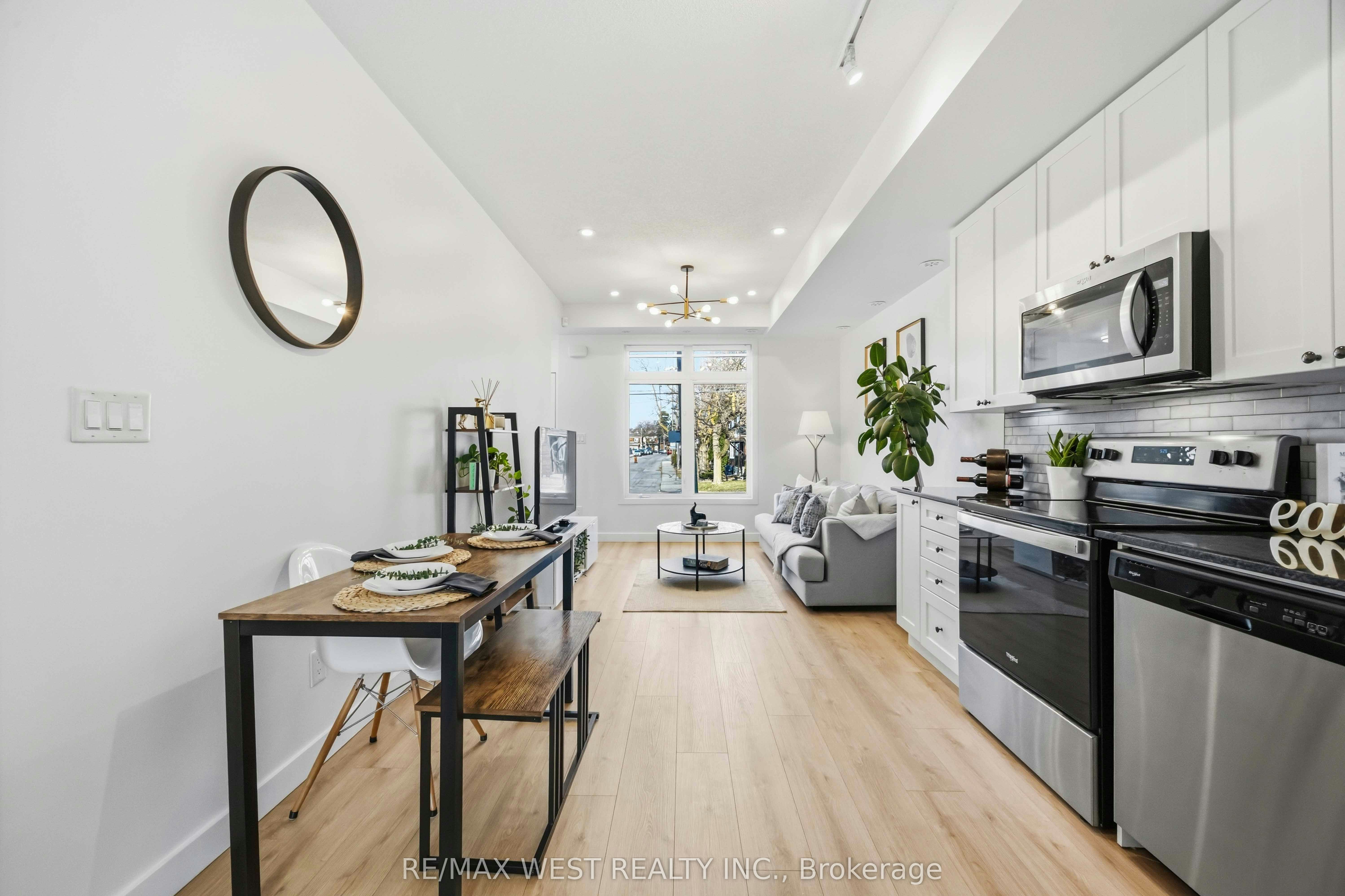 1-6 Bicknell Avenue, Toronto, ON, M6M 0B4