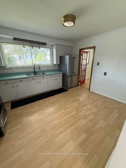 283 Kenwood Avenue, Burlington, ON, L7L 4L9 - 13