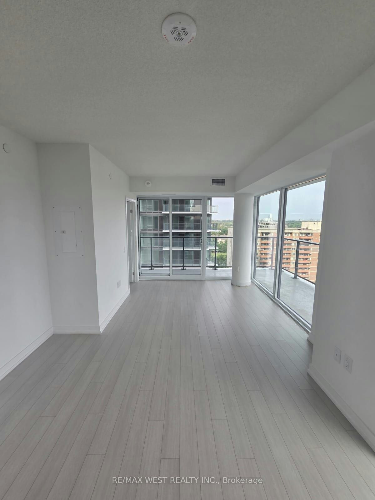 1419-4010 Eglinton Avenue W, Toronto, ON, M9A 0G5 - 3