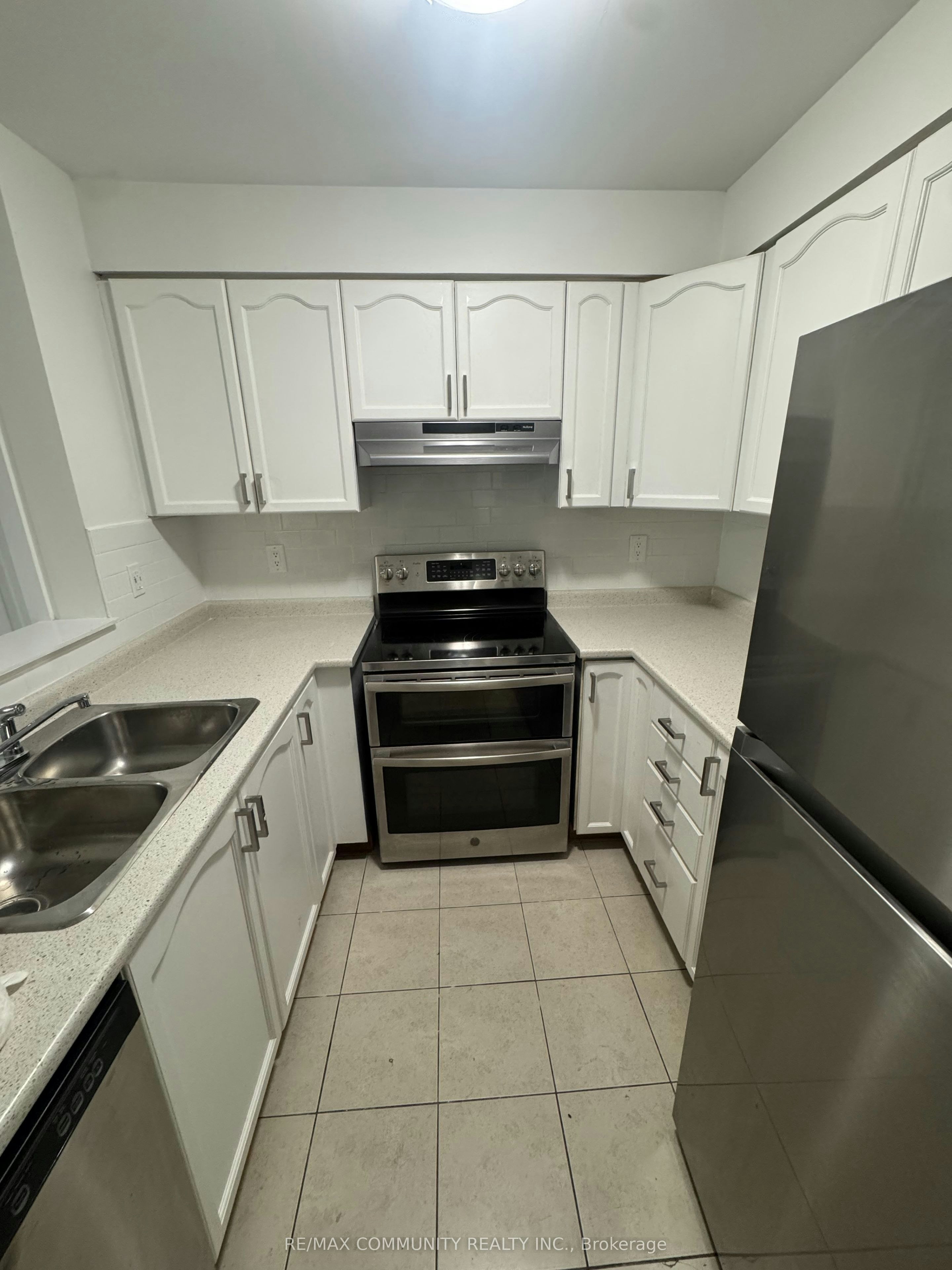 2104-6 Dayspring Circle, Brampton, ON, L6P 2Z6 - 4