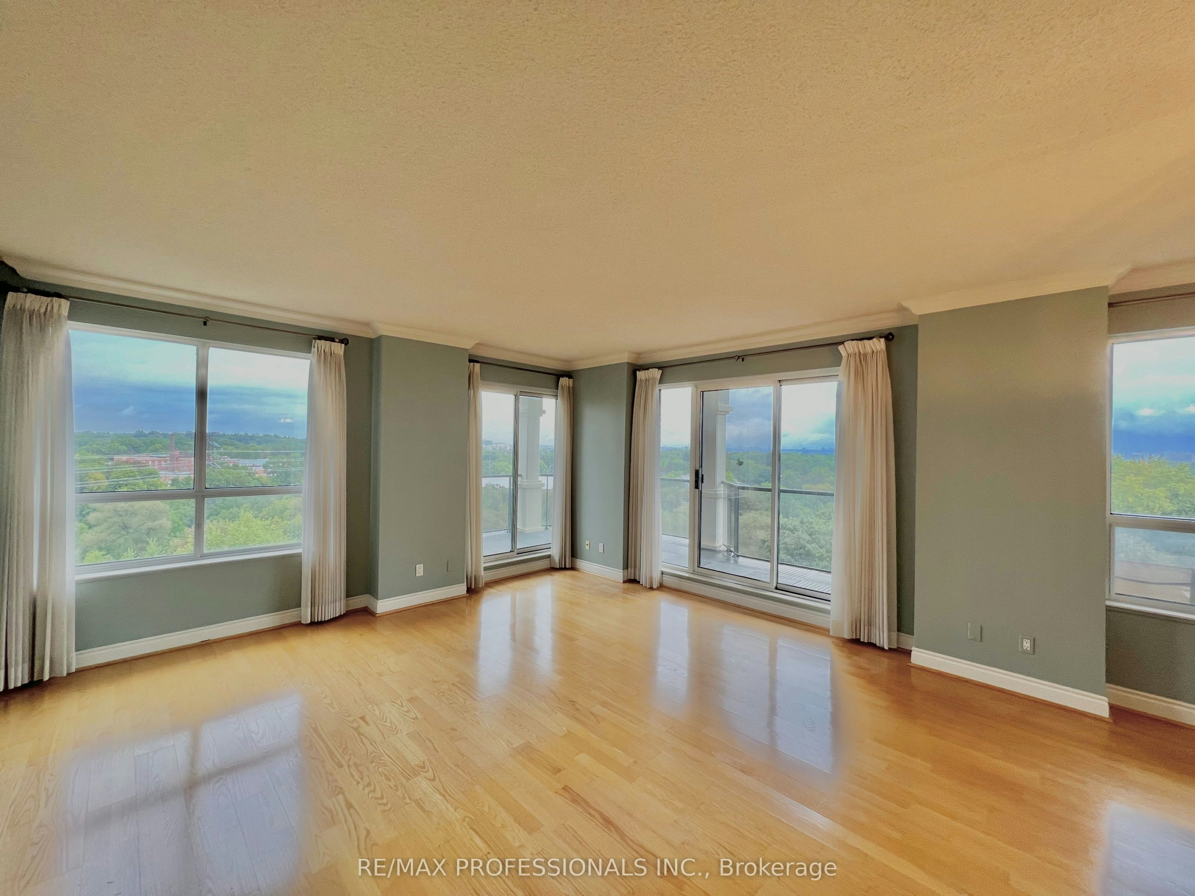 907-2 Aberfoyle Crescent, Toronto, ON, M8X 2Z8 - 9