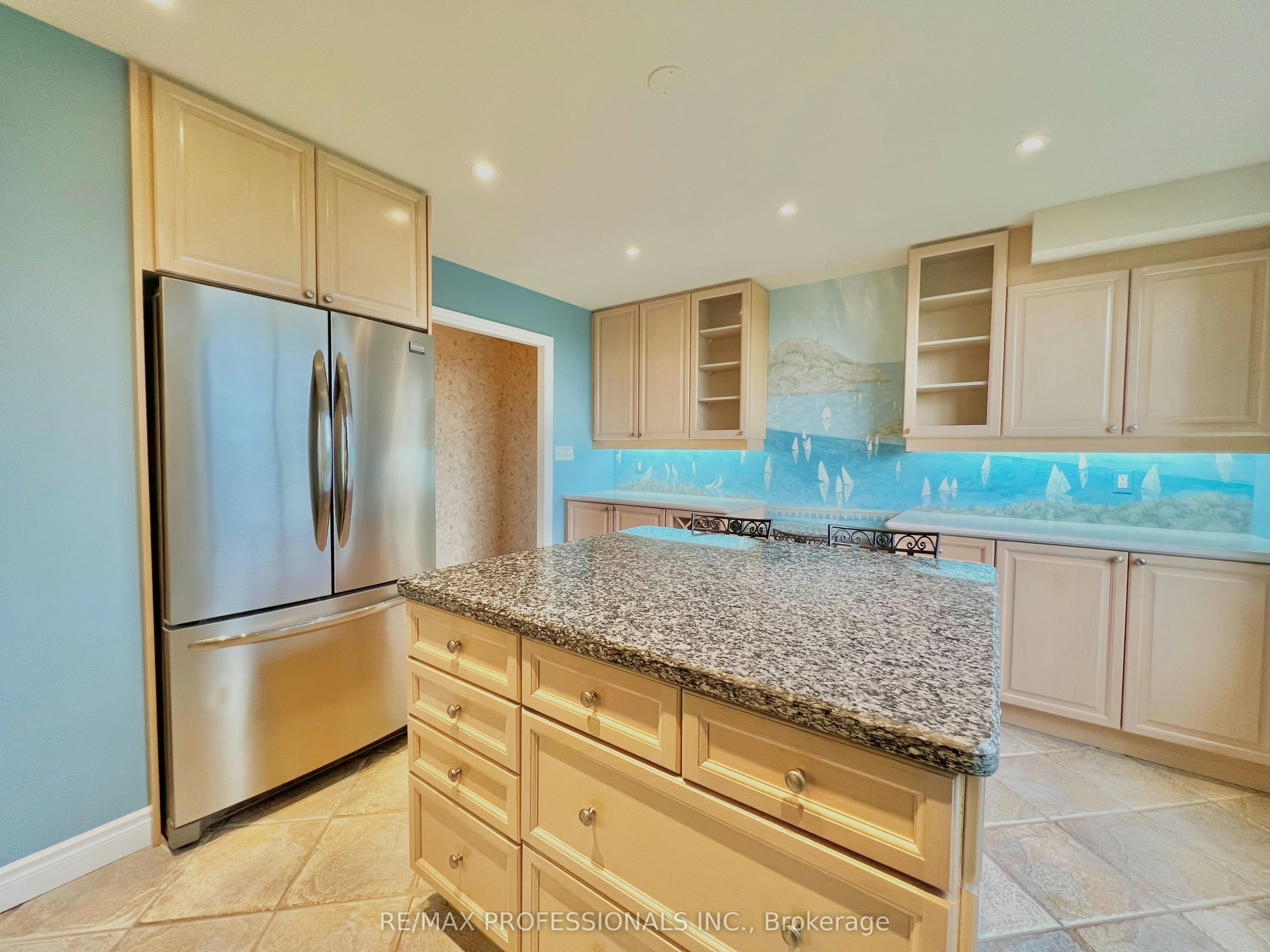 907-2 Aberfoyle Crescent, Toronto, ON, M8X 2Z8 - 6