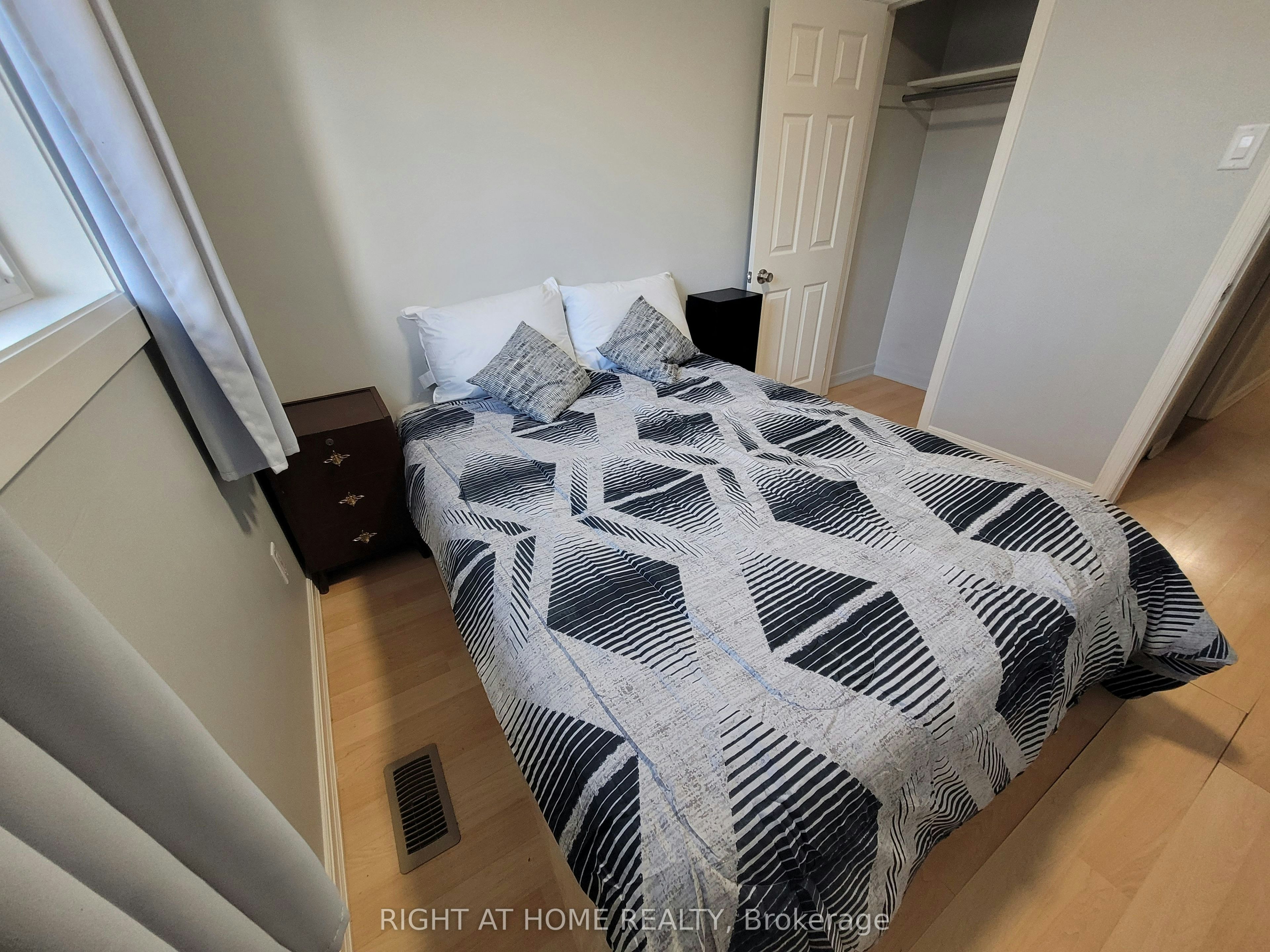 2415 Padstow Crescent, Mississauga, ON, L5J 2G2 - 12