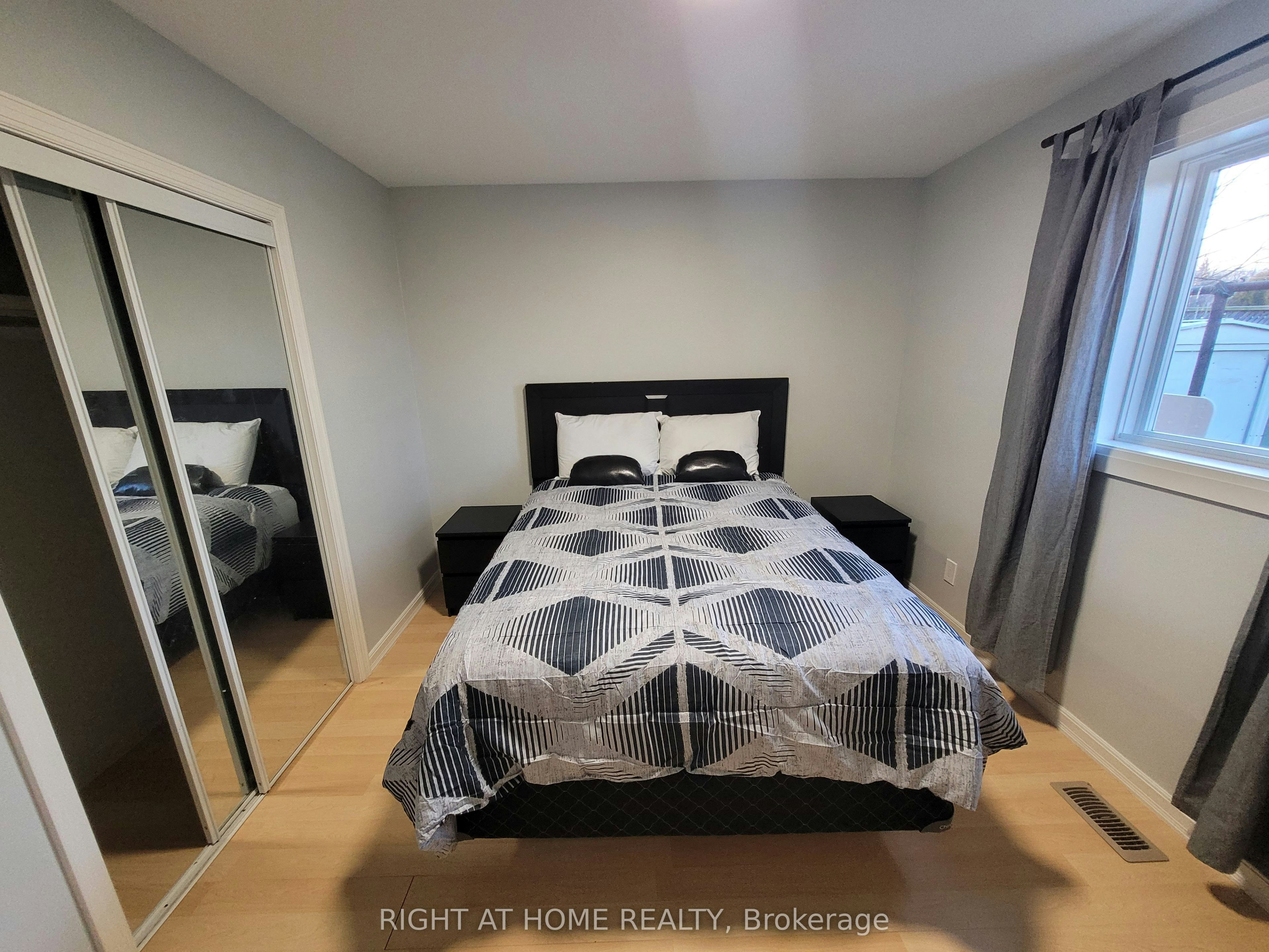 2415 Padstow Crescent, Mississauga, ON, L5J 2G2 - 11