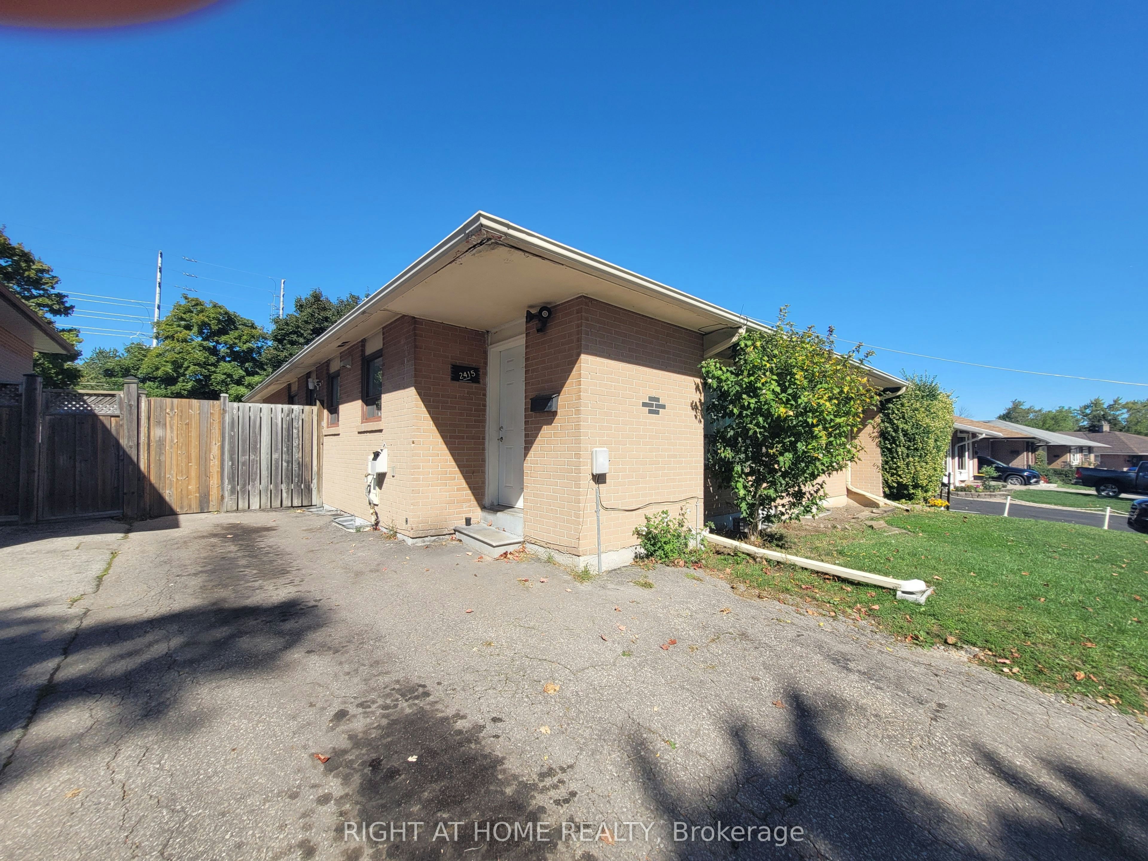 2415 Padstow Crescent, Mississauga, ON, L5J 2G2 - 2