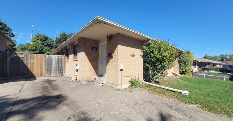 2415 Padstow Crescent, Mississauga, ON, L5J 2G2 - 2