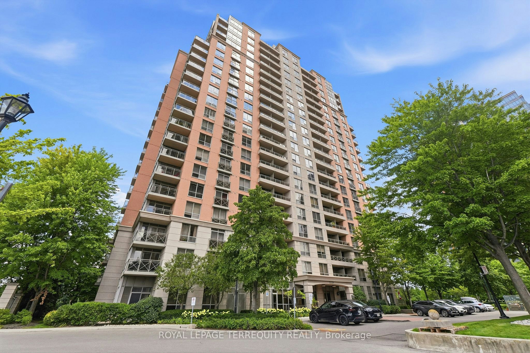 405-5229 Dundas Street W, Toronto, ON, M9B 6L9