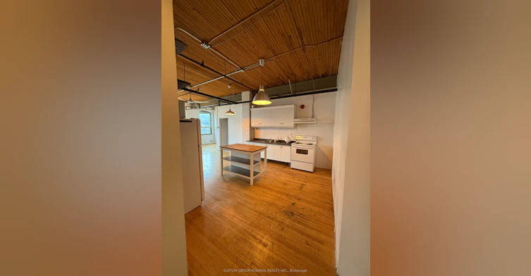 201-34 Noble Street, Toronto, ON, M6K 2C9 - 2