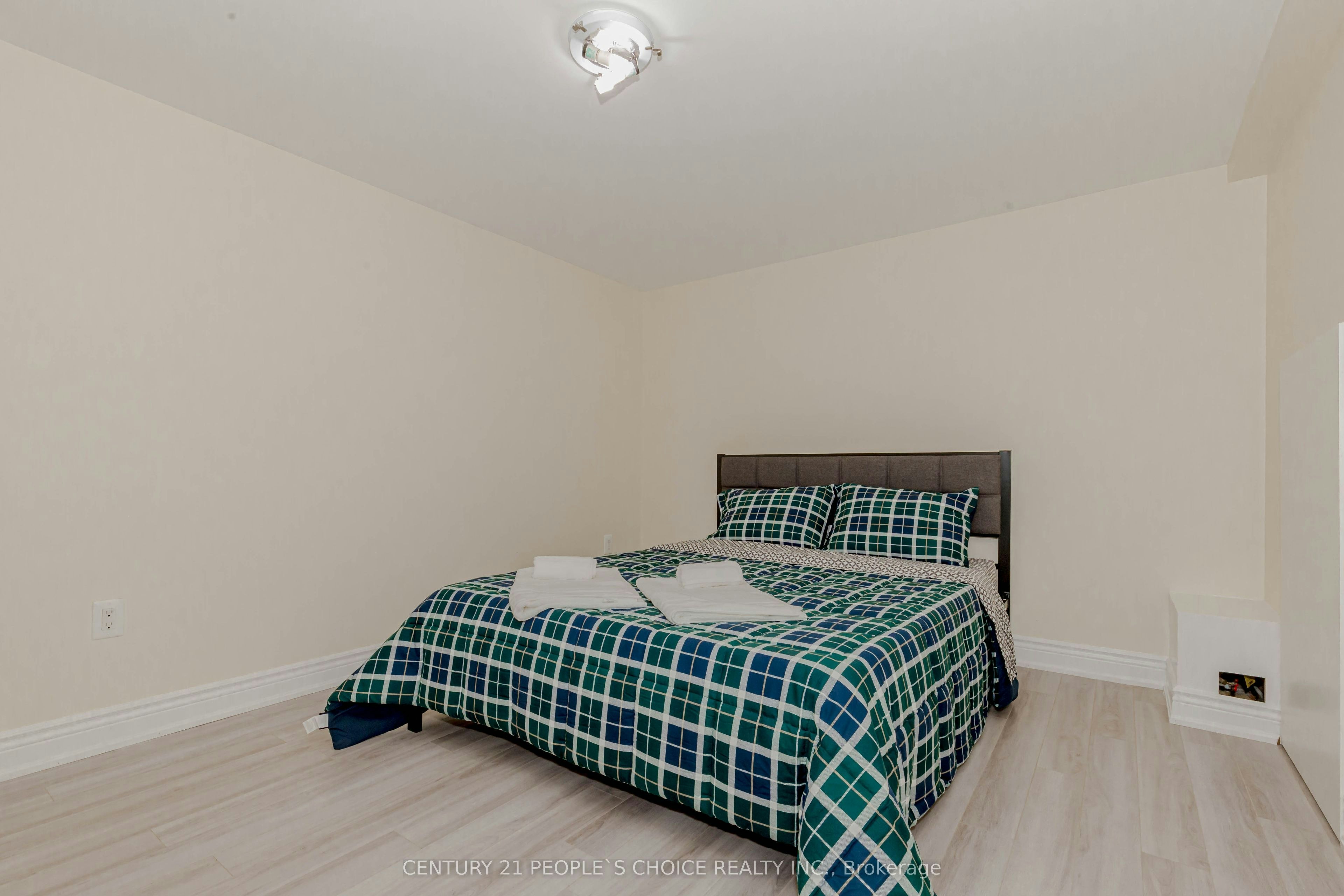 215 Jeffcoat Drive, Toronto, ON, M9W 3E2 - 32