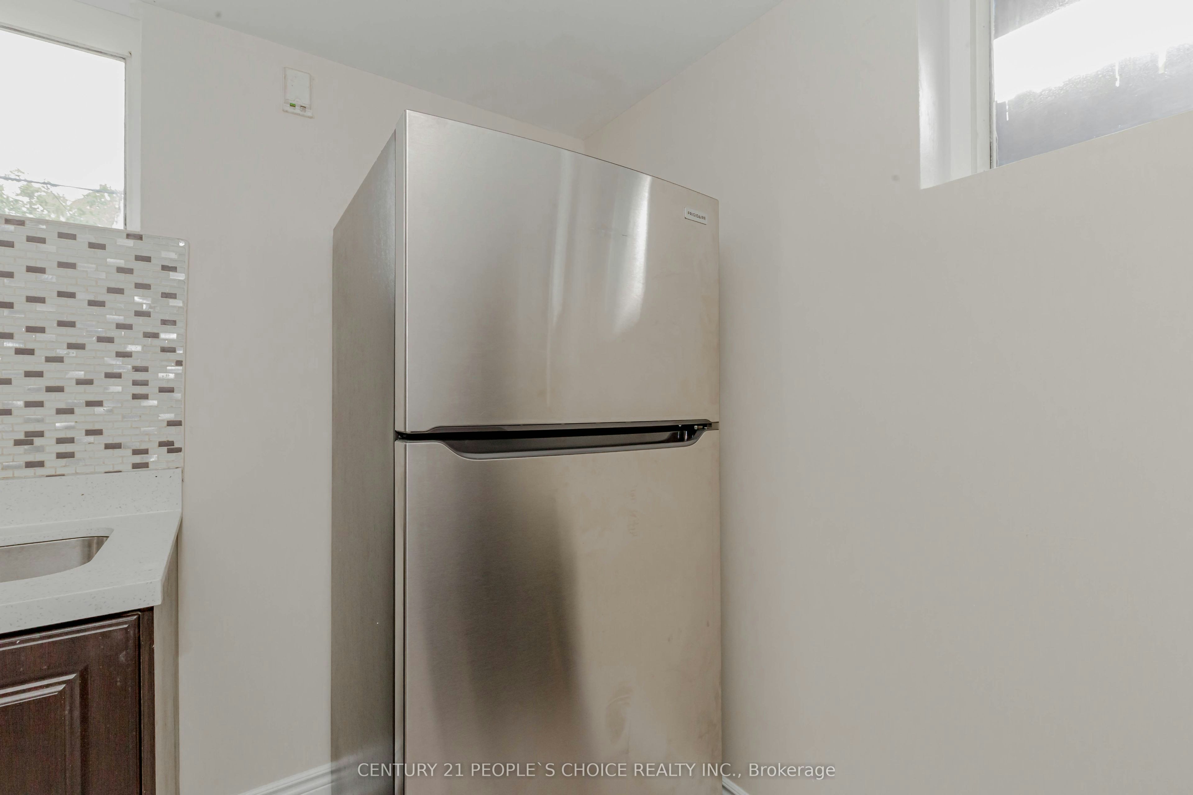 215 Jeffcoat Drive, Toronto, ON, M9W 3E2 - 25