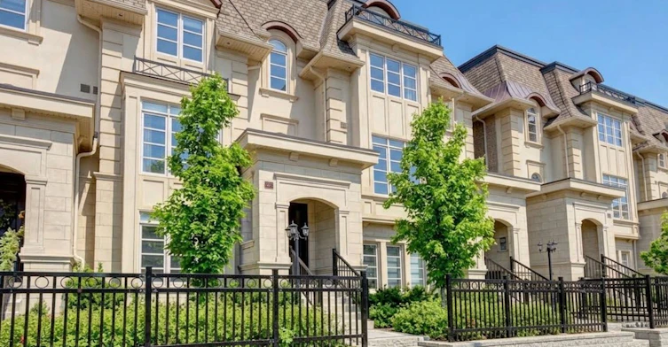 287 Rebecca Street, Oakville, ON, L6K 0G9
