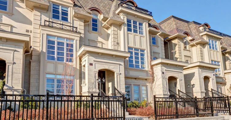 287 Rebecca Street, Oakville, ON, L6K 0G9