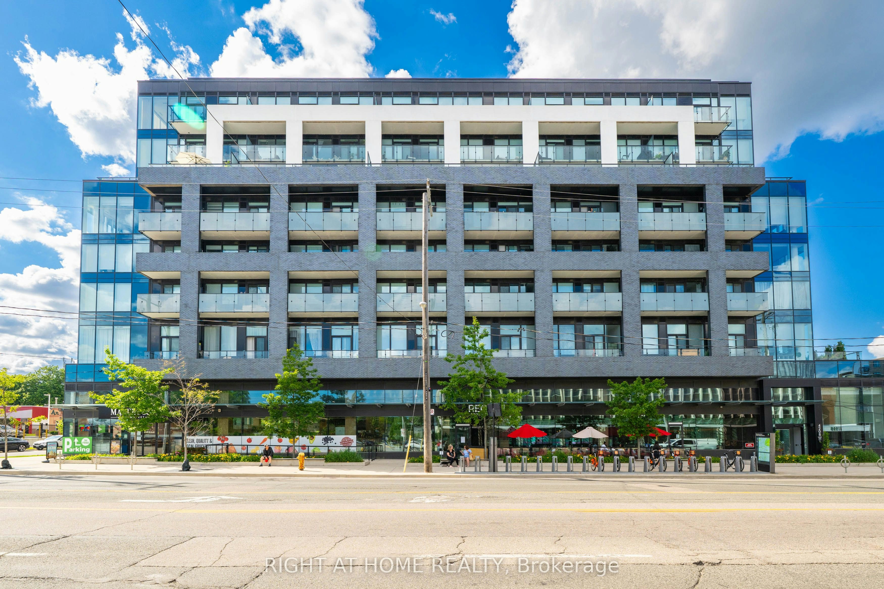 414-4208 Dundas Street W, Toronto, ON, M8X 1Y6