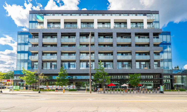 414-4208 Dundas Street W