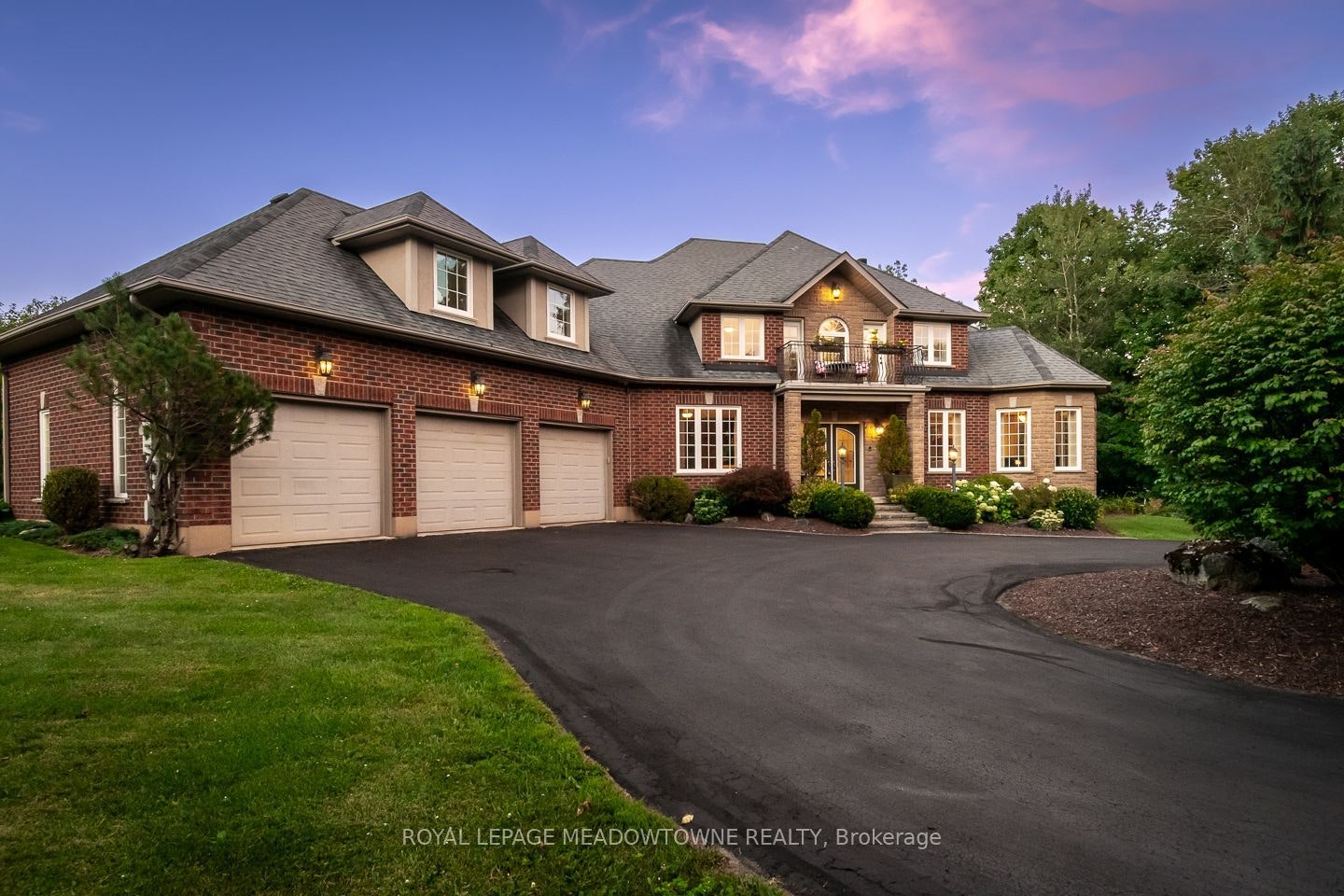 4215 Ennisclare Drive, Milton, ON, N0B 2K0