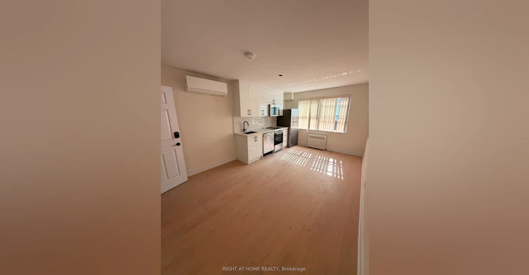 202-3384 Lake Shore Boulevard W, Toronto, ON, M8W 1M9 - 2