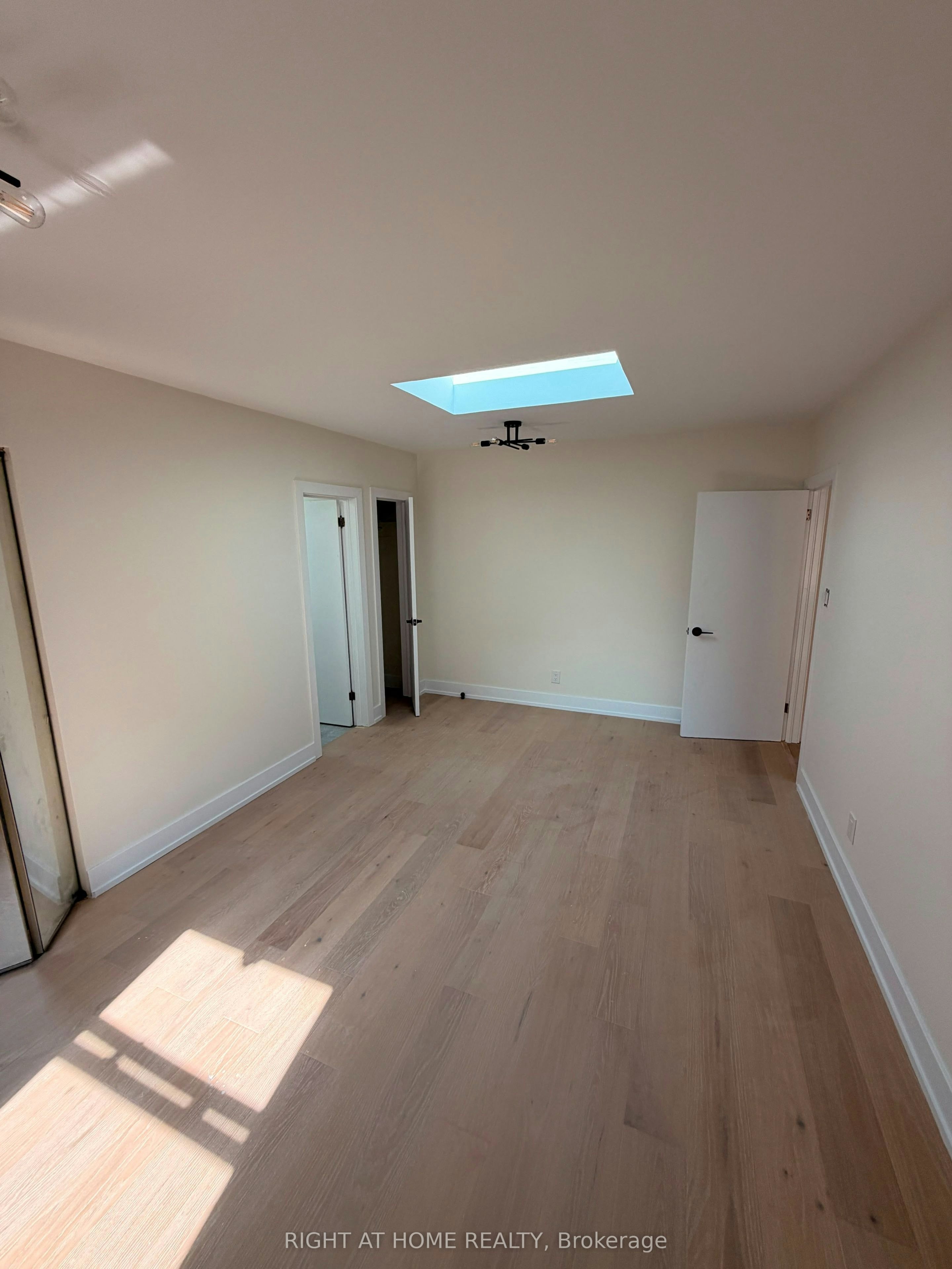 202-3384 Lake Shore Boulevard W, Toronto, ON, M8W 1M9 - 3