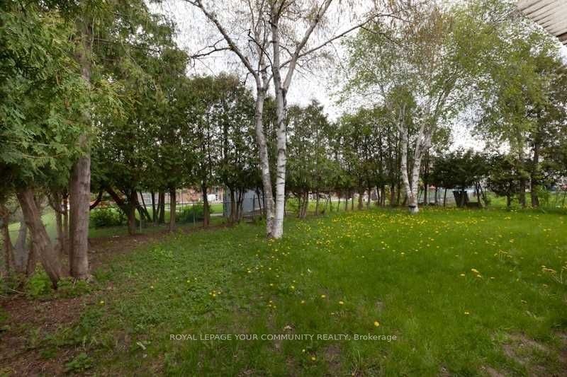 8 Stanwood Crescent, Toronto, ON, M9M 1Z9