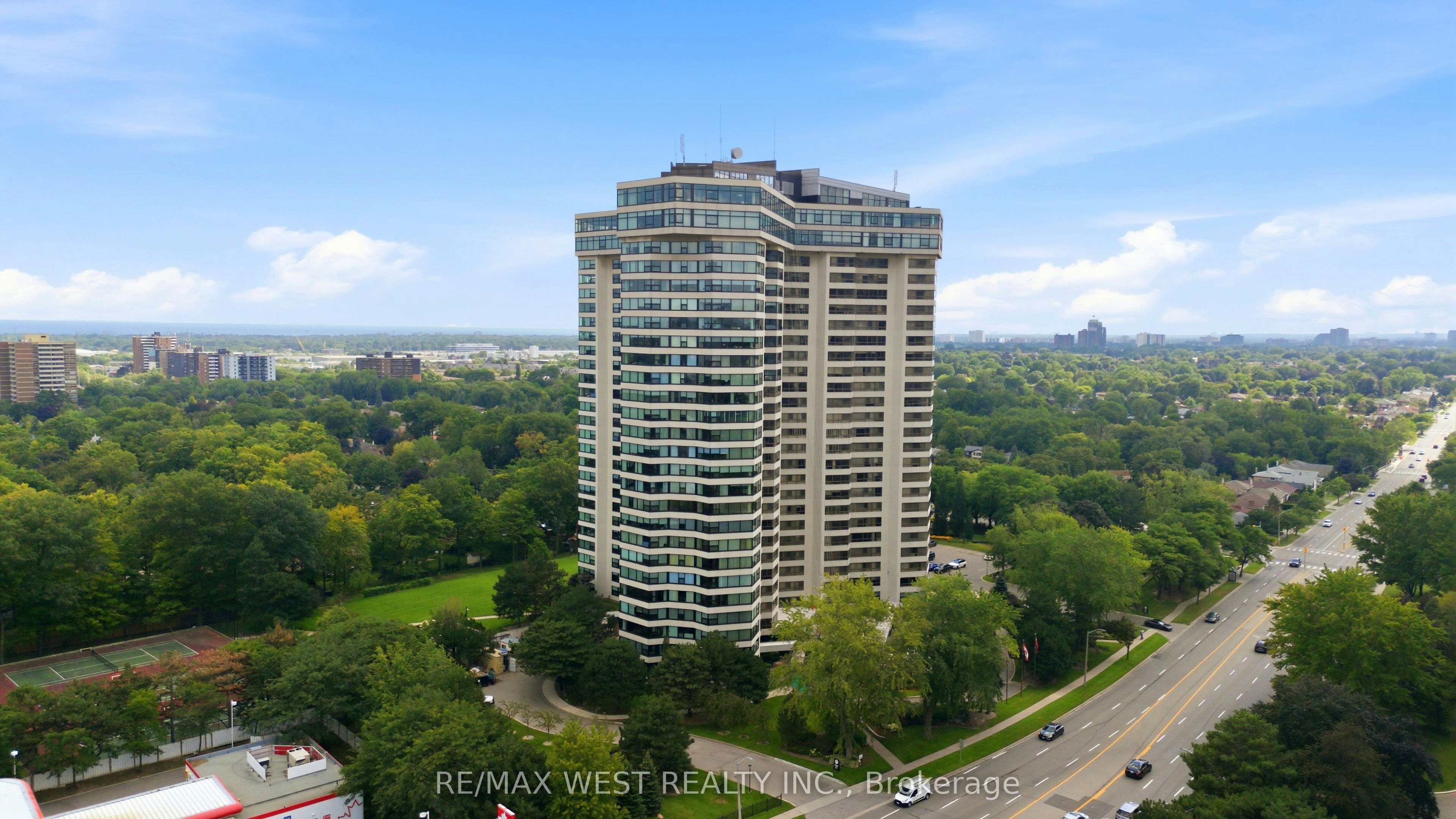 504-1300 Bloor Street, Mississauga, ON, L4Y 3Z2