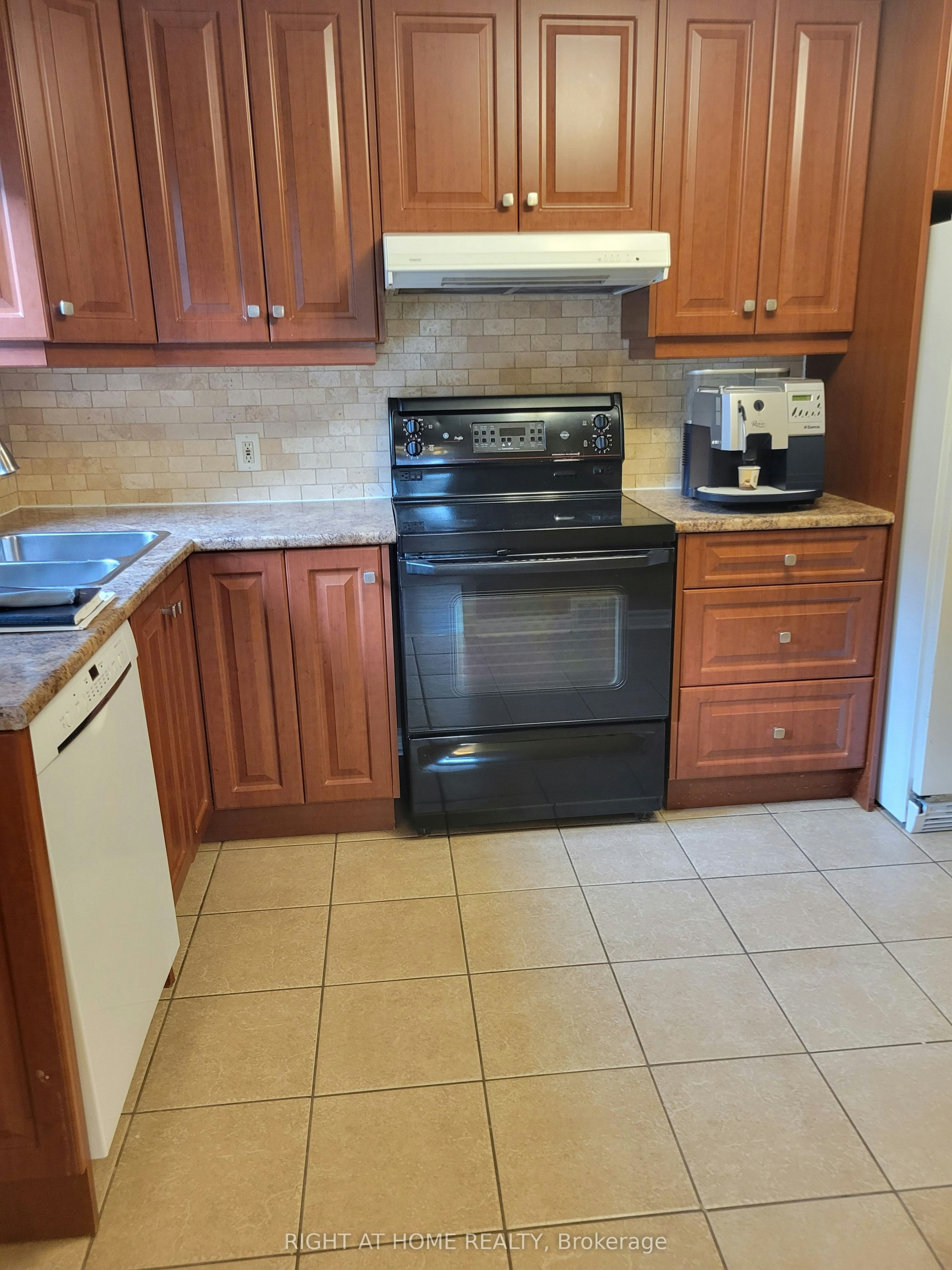 2575 Argyle Road, Mississauga, ON, L5B 1V4 - 8