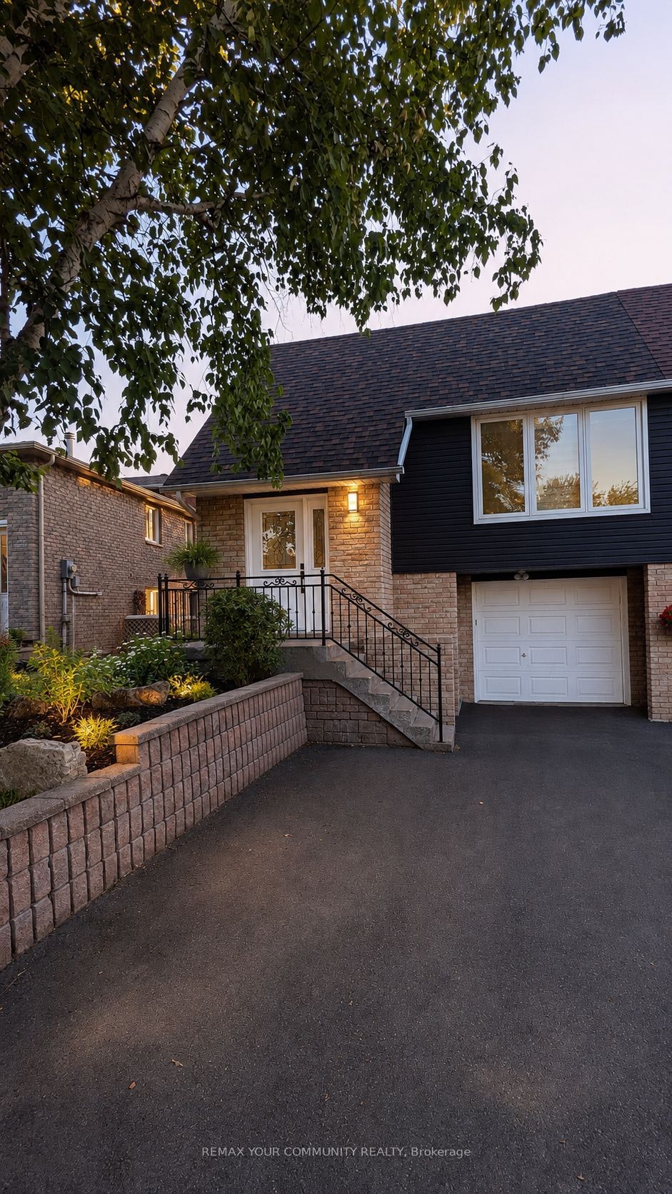 2508 Cobbinshaw Circle, Mississauga, ON, L5N 2G3