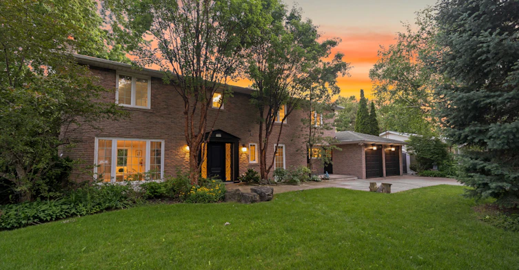 2084 Obeck Crescent, Mississauga, ON, L5H 3L7 - 3