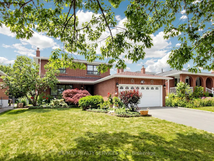 25 Malcolm Crescent, Brampton, ON, L6S 3C7 - 3