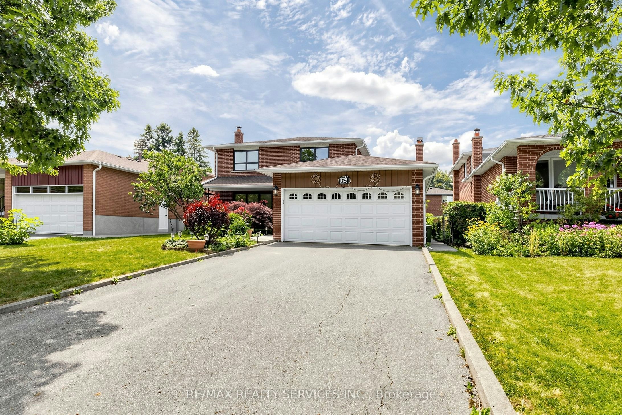 25 Malcolm Crescent, Brampton, ON, L6S 3C7