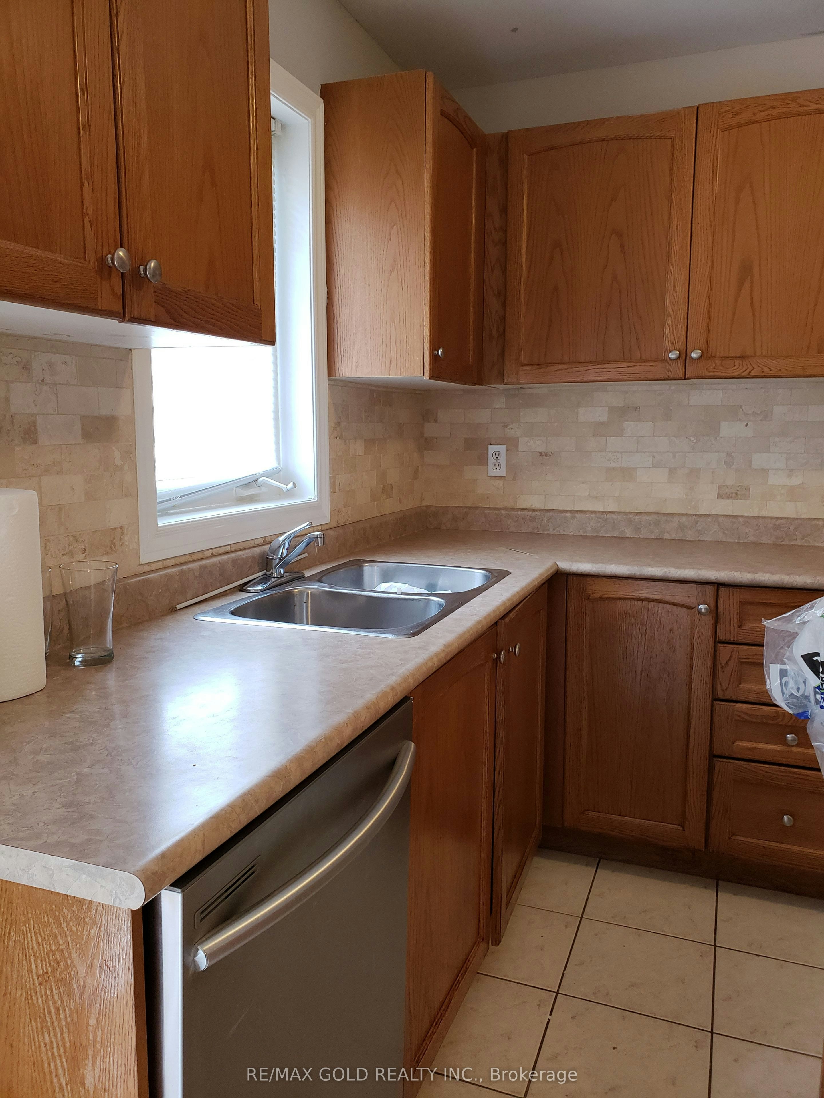 Upper-431 Krotone Crescent, Mississauga, ON, L5W 1T8 - 6