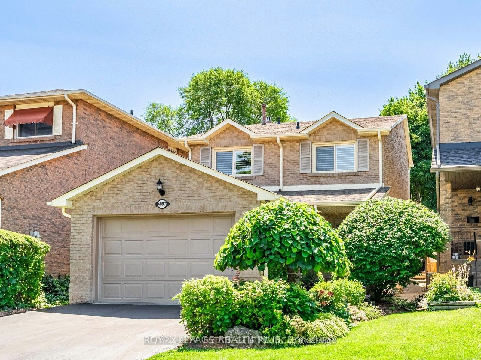 (Main)-4079 Trapper Crescent, Mississauga, ON, L5L 3A7 - 2