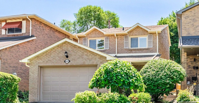 (Main)-4079 Trapper Crescent, Mississauga, ON, L5L 3A7 - 2
