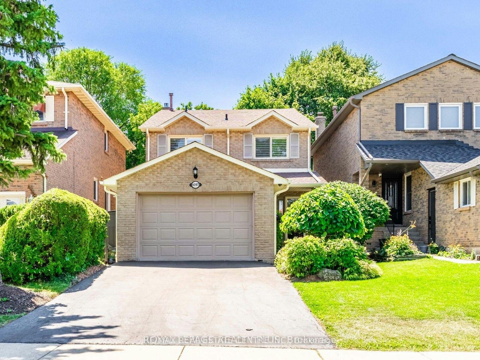 (Main)-4079 Trapper Crescent, Mississauga, ON, L5L 3A7