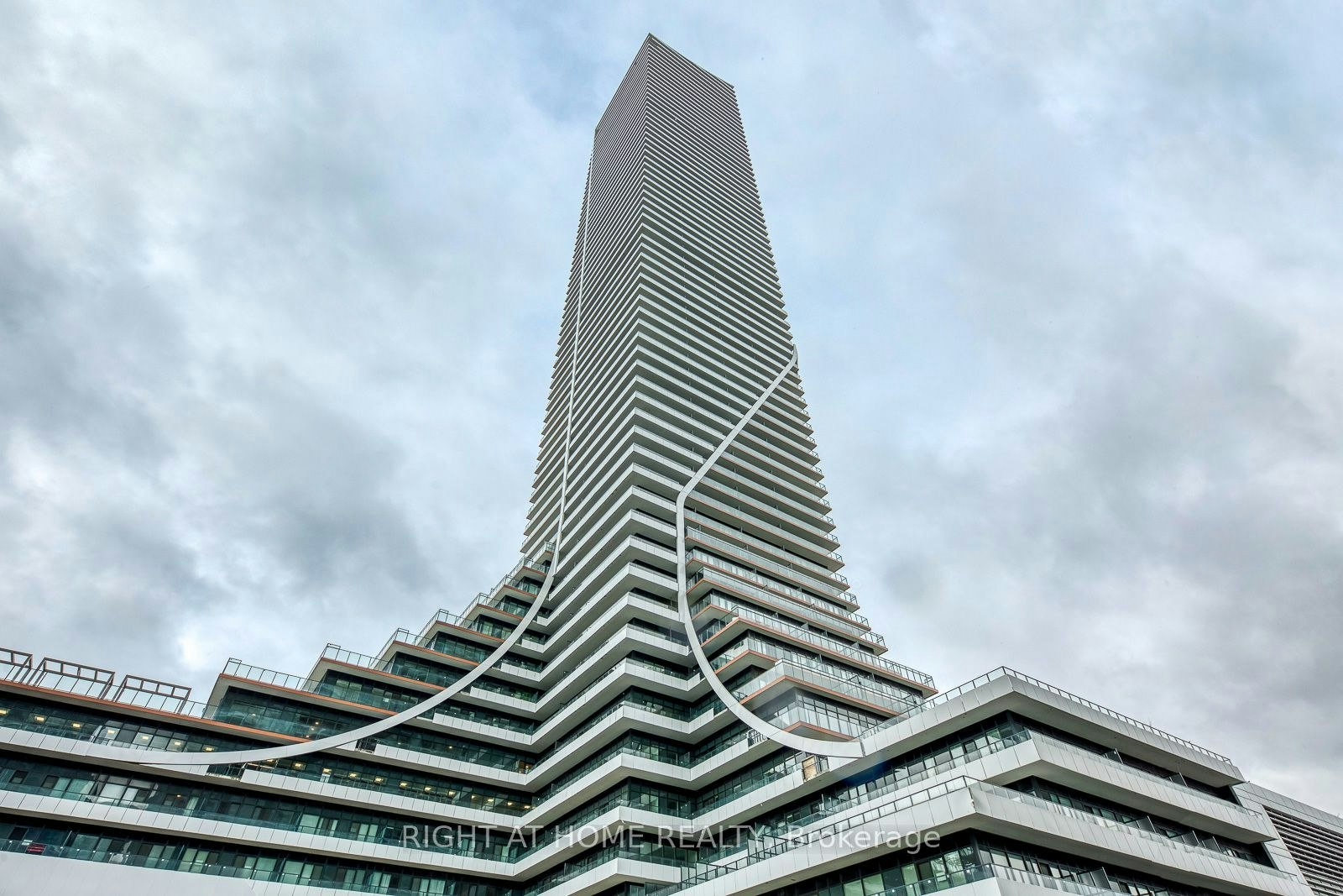 4611-30 Shore Breeze Drive, Toronto, ON, M8V 0J1 - 2